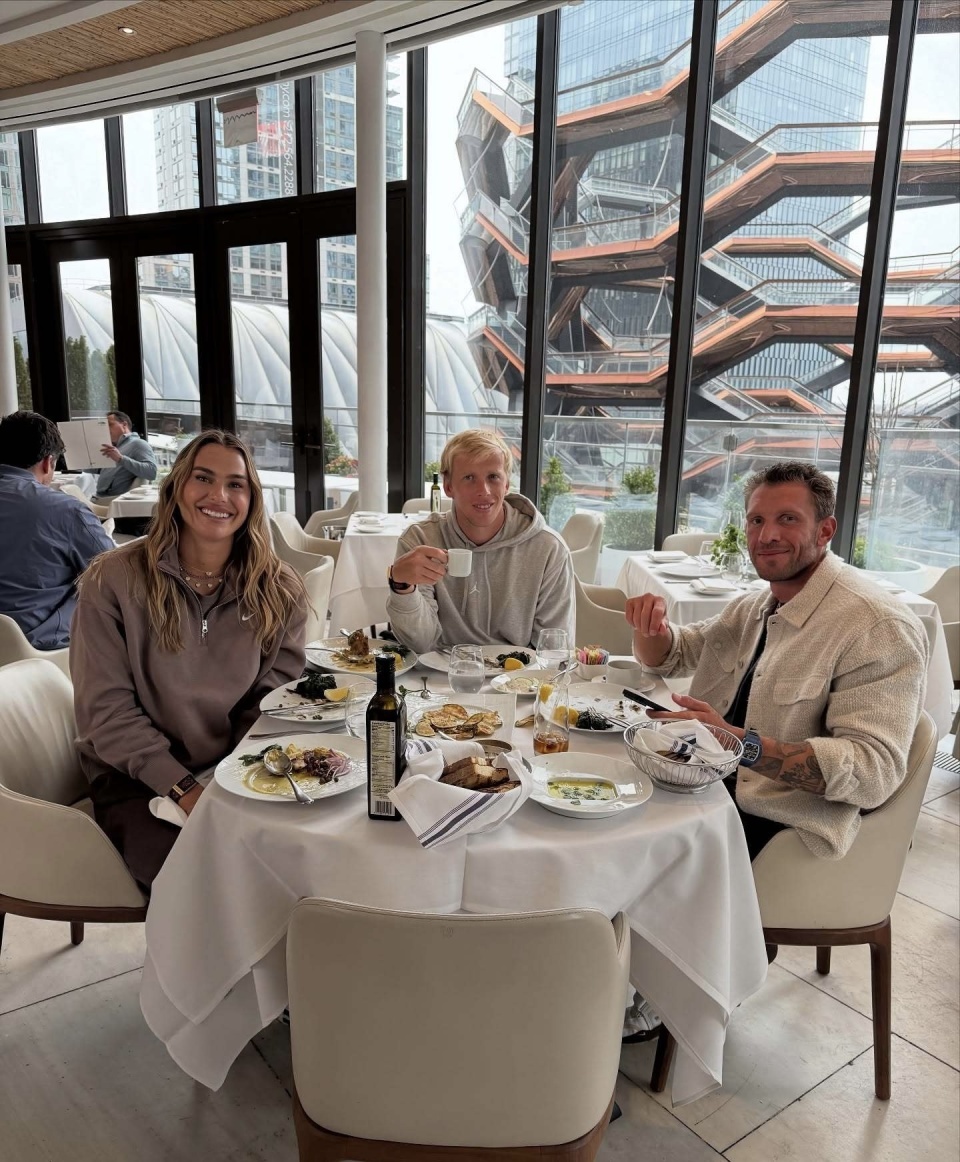 享的甜蜜日, 员康斯坦丁, 这让巡回赛