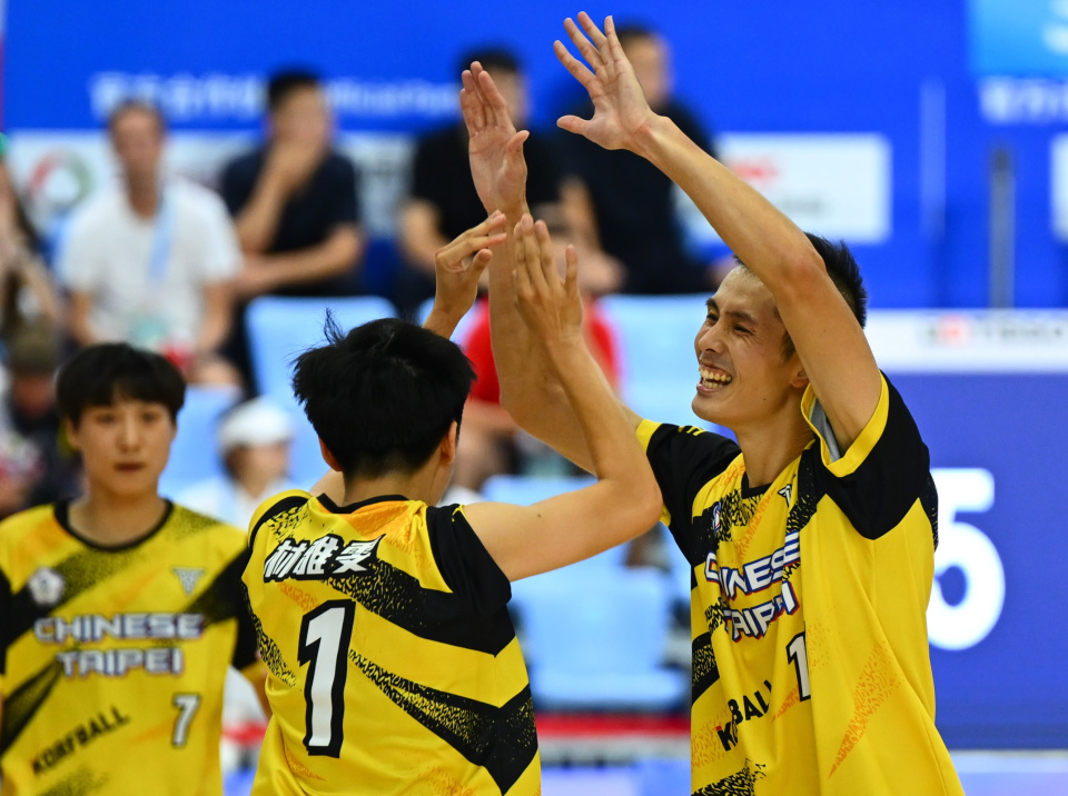 UG, 在比赛中争 UG, 在比赛中争