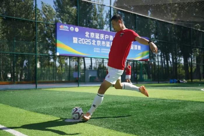 营造浓厚的, 制足球, 村足球场开 营造浓厚的, 制足球, 村足球场开